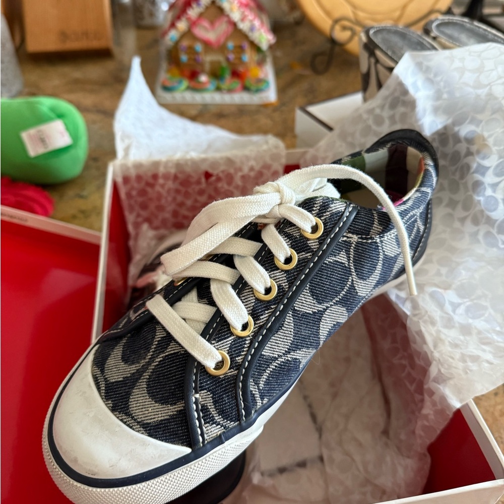 Coach Barrett Blue Denim low-Top Sneakers with Patterned Design- pre loved